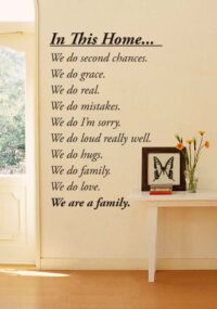 Art Decal: Wall Decal Life Quotes: We are a family